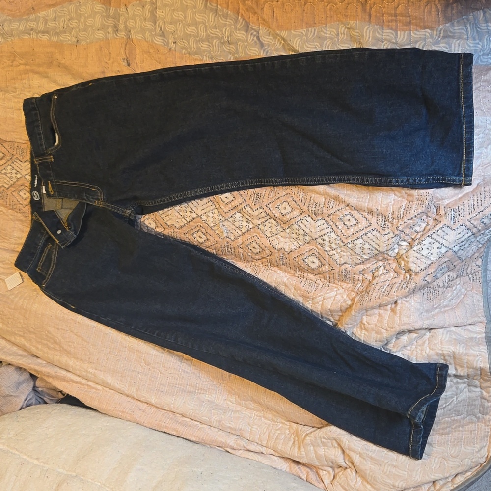 Relaxed fit Huskies size 14